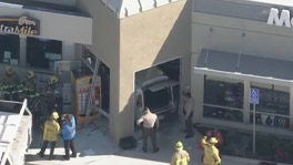 Lakewood Car Crashes into McDonald’s Injuring 2 People